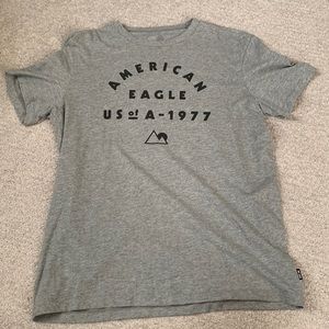 Mens american eagle gray tshirt. size medium